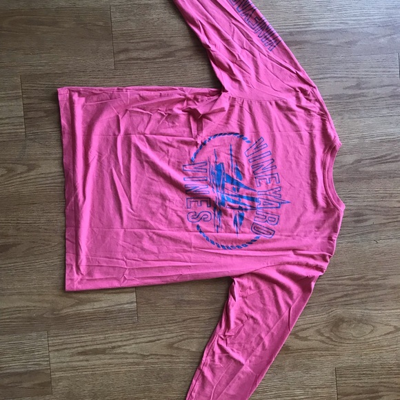 🌸 Vineyard Vines Pink Trilogo Long Sleeve Tee 🌸 - Picture 3 of 3
